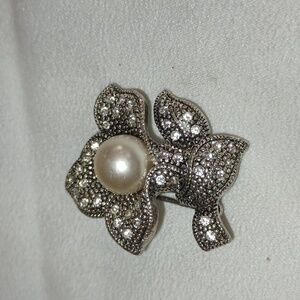 Unsigned Silver Tone Floral Faux Pearl Crystal Brooch